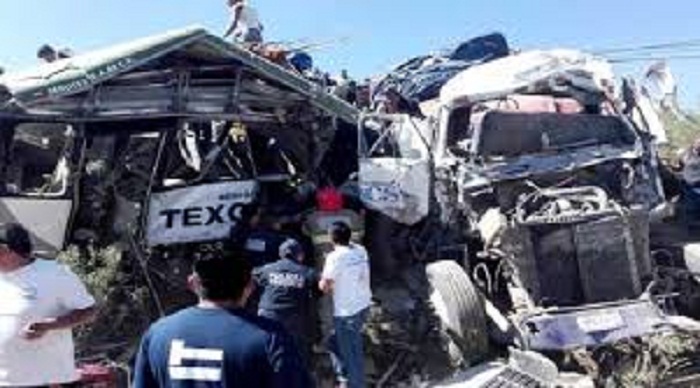 मेक्सिकोमा सवारी दुर्घटना हुँदा दश जनाको मृत्यु